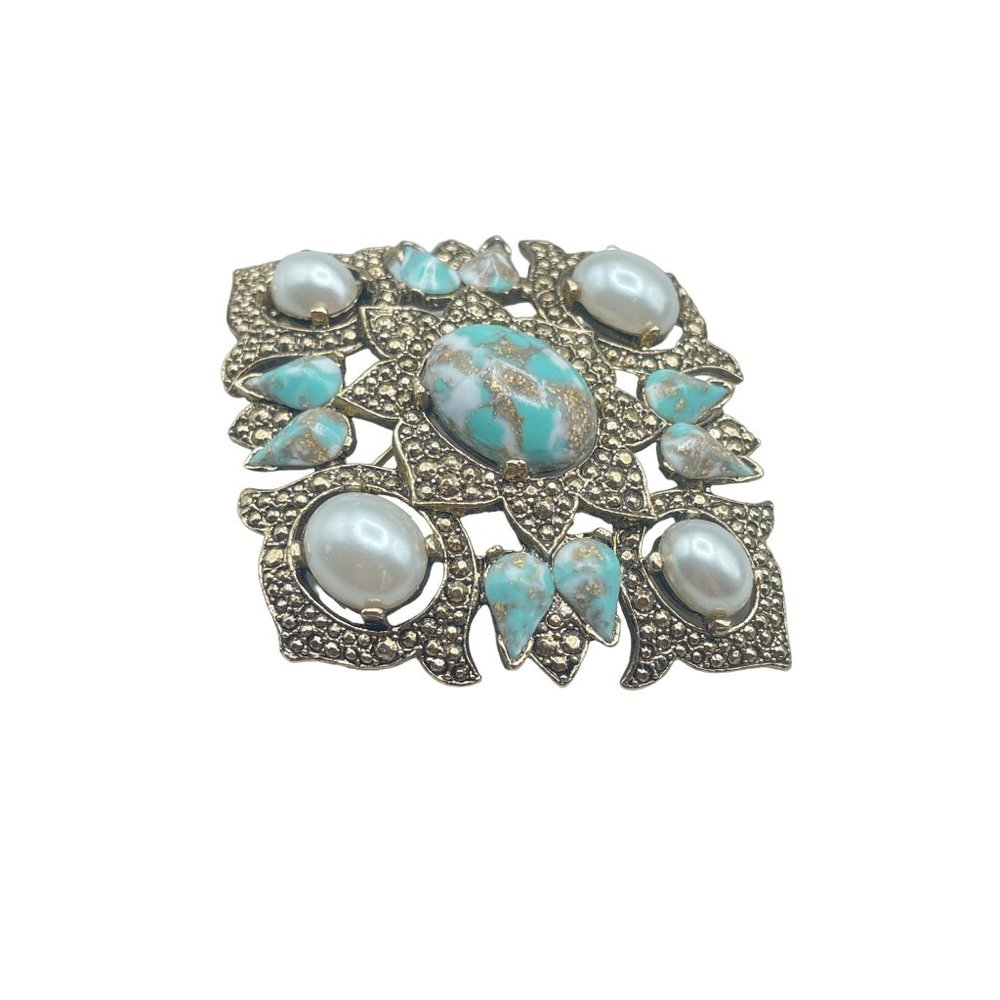 Sarah Coventry Remembrance Pin Brooch Gold Tone Pearls & Robin's Egg Cabochons